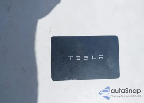 2022 Tesla Model 3 Rear-Wheel Drive z USA, uszkodzony, nr VIN 5YJ3E1EA1NF241533